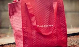 11 people who quit finance and lucked-in at Airbnb & Doordash