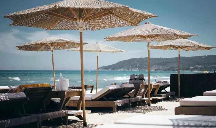 French bankers get more holiday but are too scared to take it