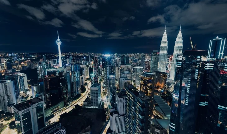 “Double whammy”: skill shortages worsen as fewer Malaysians find jobs at Singapore banks