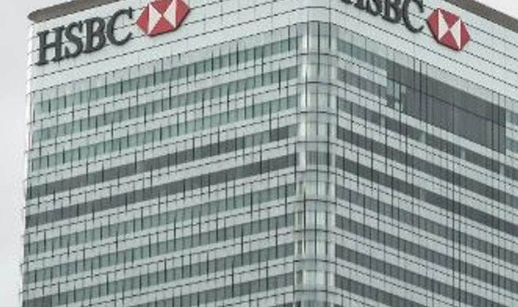 HSBC calls bankers, traders into office after moderate pay rise