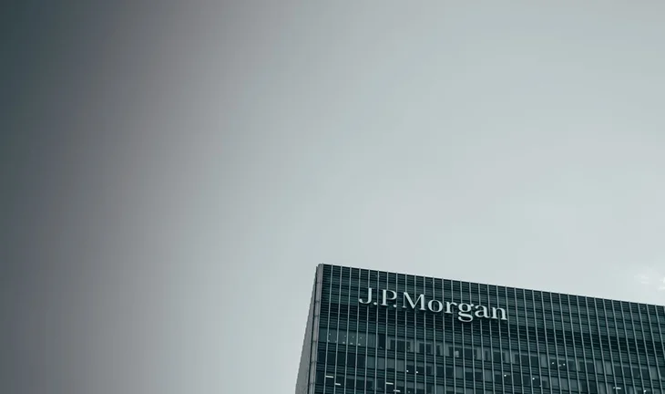 JPMorgan cut pay and heads in its investment bank, despite a great quarter