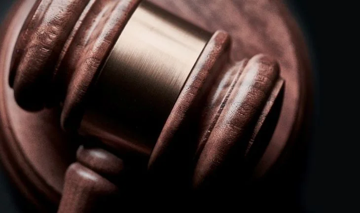 Court says sexual conduct between partner and associate not unprofessional