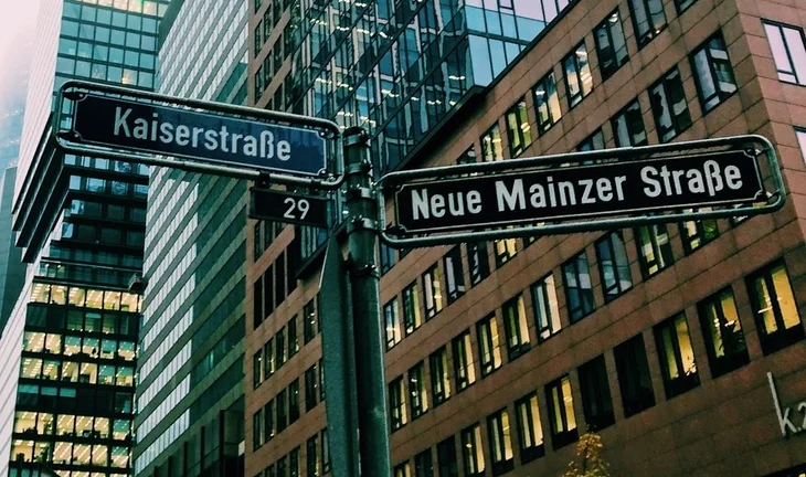 Goldman Sachs, Morgan Stanley, Jefferies chasing same people in Frankfurt