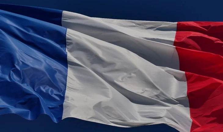 French bank ejects head of sales at bonus time